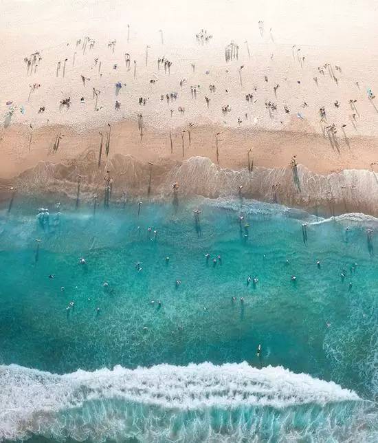 壹闻:地标里藏裸模 彩绘艺术家创人体新玩法