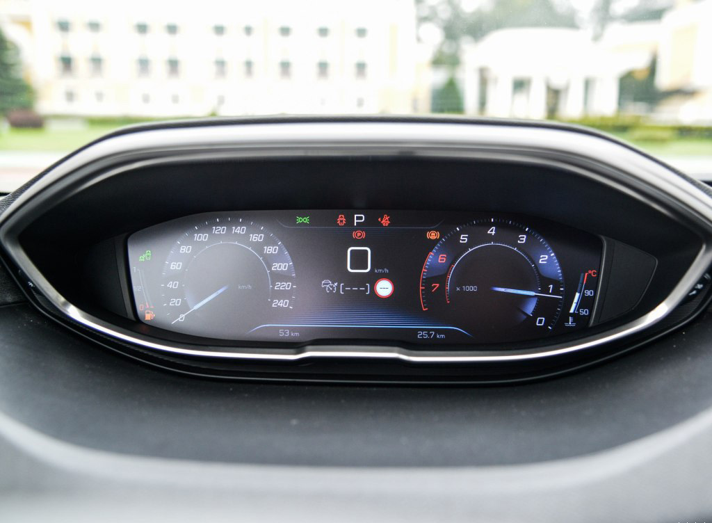 东风标致4008的评价,标致40081.6t和1.8t有什么区别