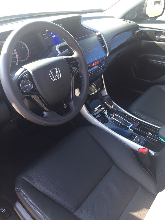 本田雅阁2.0精英版提车,雅阁琥珀金