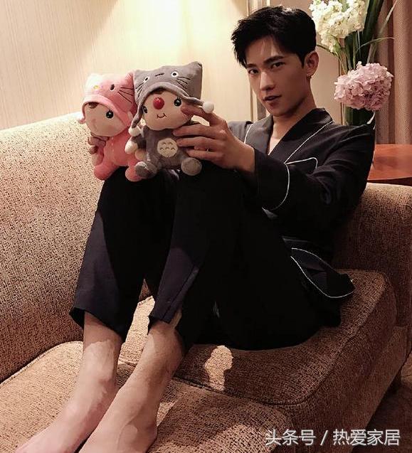 腿毛多的男的说明什么,腿毛多的男人是什么意思