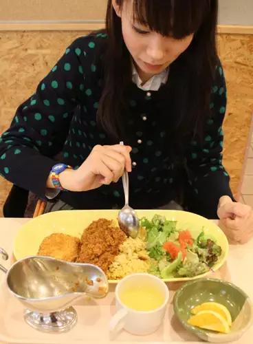 中国大学食堂哪个最好,中国大学食堂环境对比