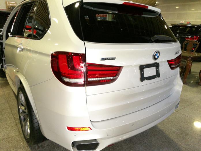 宝马新x5发动机,bmwx5m50i