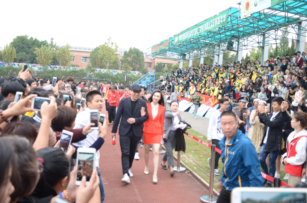 横店首届篮球赛,横店体育运动馆篮球赛