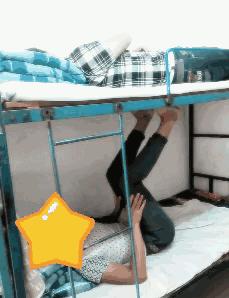 老湿机爱搞笑gif图：现实版少林足球