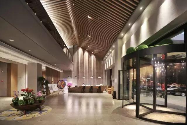 美豪皆丽致烟雨醉无锡