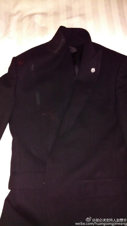 播求被一拳击倒,播求惨遭铁肘爆头