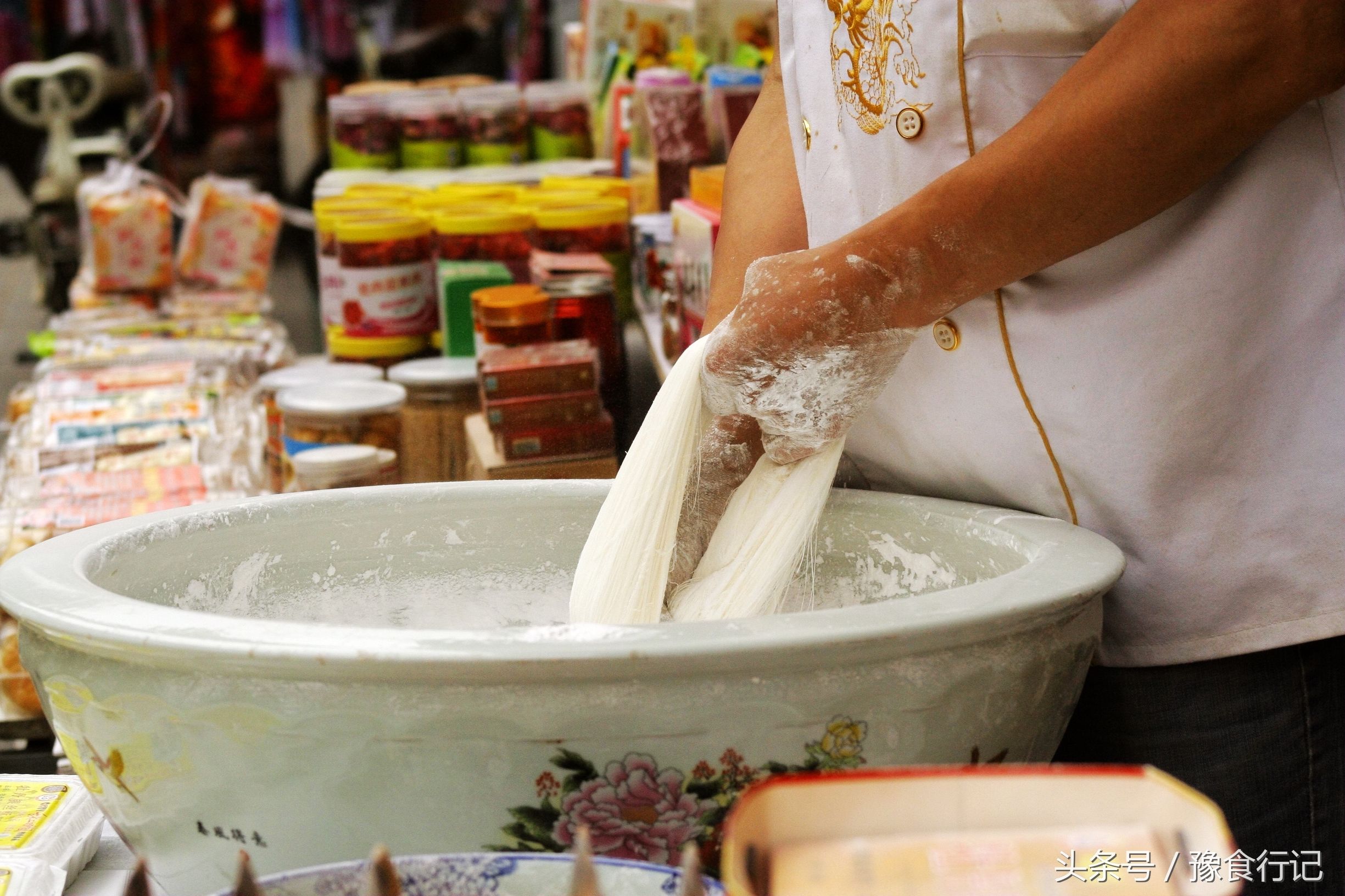 洛阳本地人必去的地方,洛阳丽景门和十字老街
