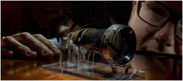 战场上用望远镜侦察敌情视频,打仗的时候军队用的什么望远镜