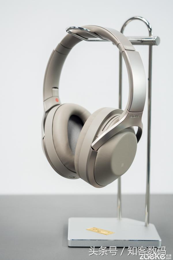 索尼MDR-1000X开箱：锁定BOSEQC35的劲敌