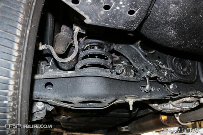 rav42.0四驱尊贵版试驾,2016rav4风尚评测