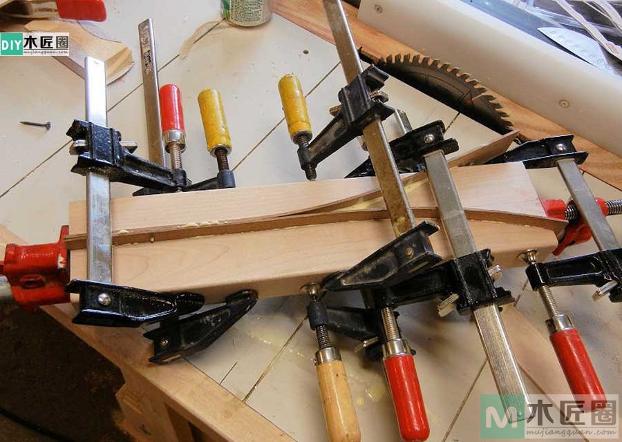 如何diy花瓶,怎样用塑料瓶做插花的花瓶