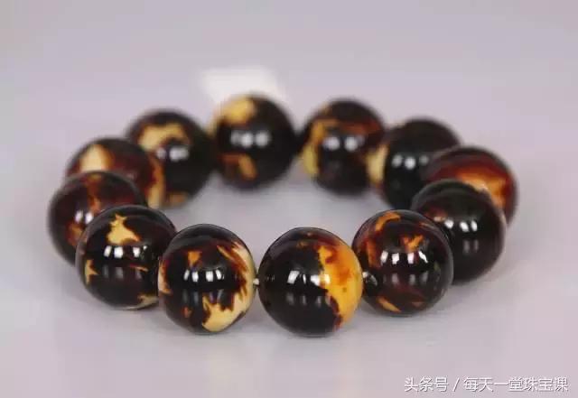 龟背甲做手串有几种颜色,用乌龟壳做的手串有哪些