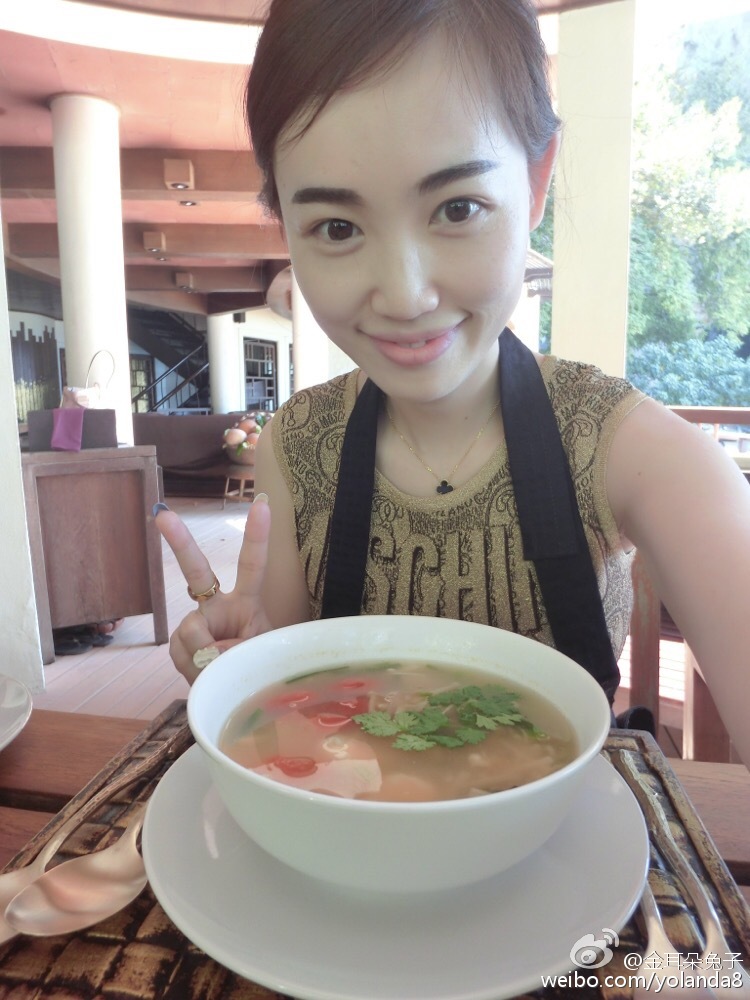 这款项链因为王全安新晋女友又火遍朋友圈，但姑娘们忍住别剁手