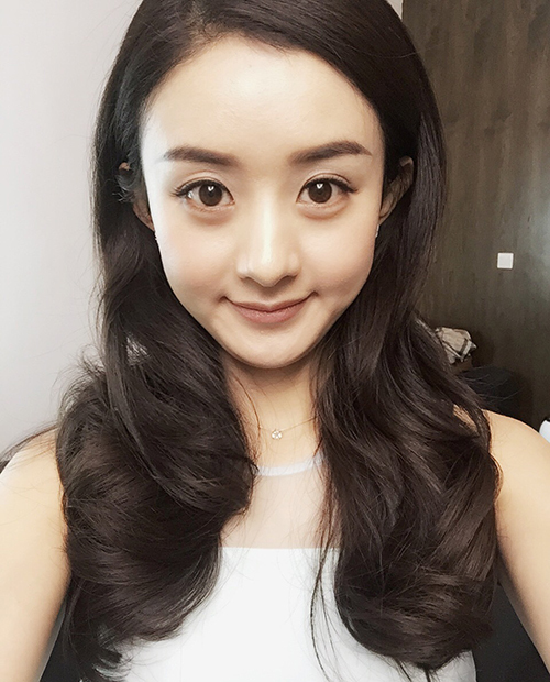 明明可以靠脸吃饭而你却靠嘴捂脸,明明可以靠脸吃饭却不能靠脸