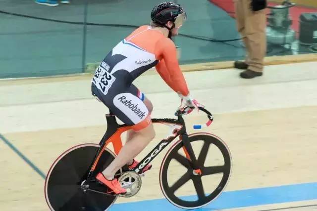 香港场地世界杯拾遗DIAO炸天连体骑行服巡礼