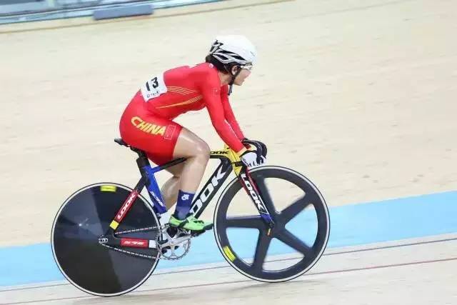 香港场地世界杯拾遗DIAO炸天连体骑行服巡礼