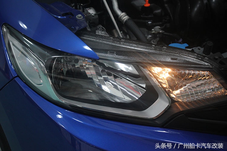 新飞度改黑色,新飞度改白色灯泡