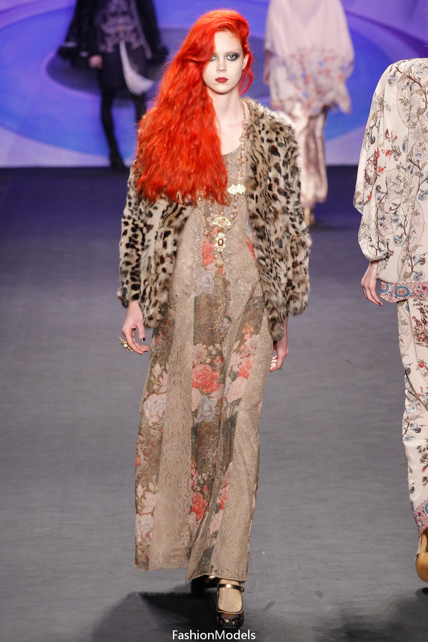 中国风在时装周大红大紫，为何国内反响平平