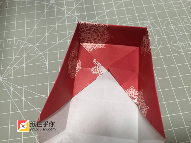 纸在乎你手工折纸：心形盒子折纸视频图解