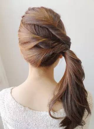 清新淑女半扎编发中分,时尚编发扎法简单又好看