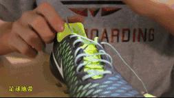 足球鞋带应该松点还是紧点,足球鞋带不会松的方法慢动作