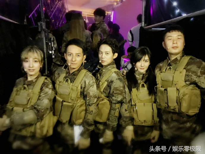 快乐家族凌晨发合影祝福李维嘉40岁生日，吴昕好像！谢娜发单张