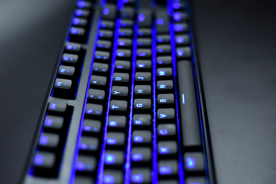 赛睿m500键盘红轴,赛睿m500红轴键盘怎么样