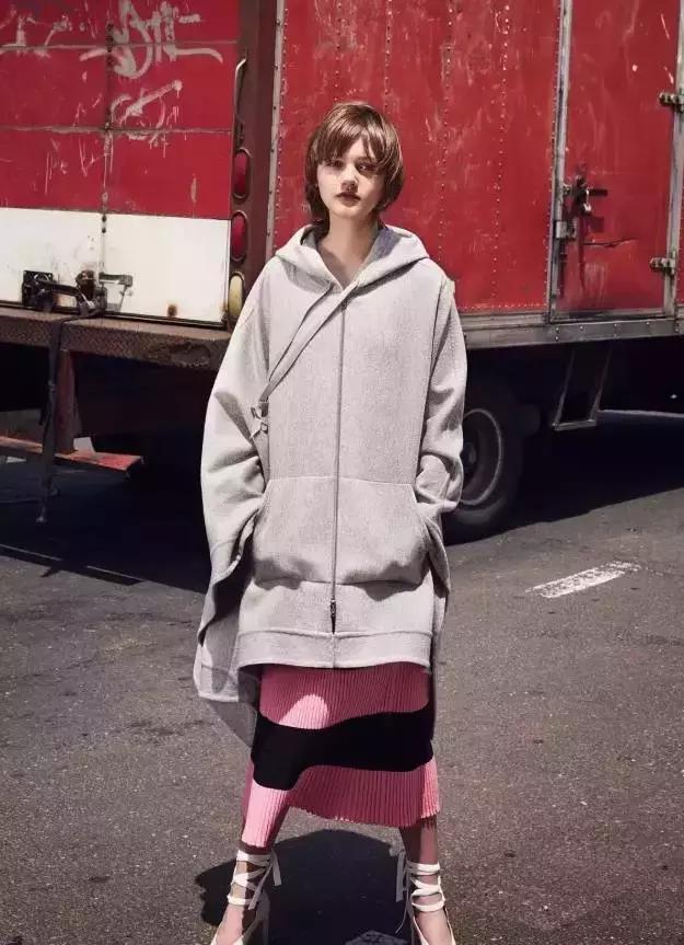 oversize卫衣怎么穿出正式感,oversize卫衣穿啥裤子