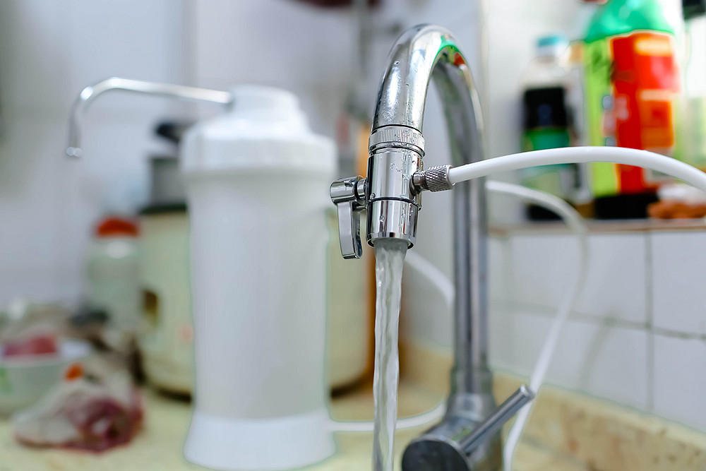 无电反渗透净水机测评,弱碱性净水机和普通净水机