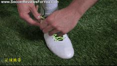 足球鞋带应该松点还是紧点,足球鞋带不会松的方法慢动作