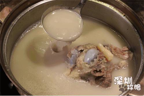 我以为这是一家有格调的酒吧，谁知道老板让我“*鸡叫**”