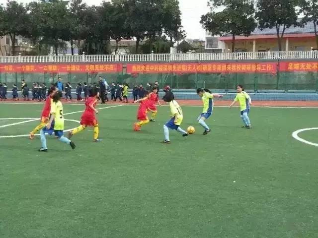 练好足球基本功,青少年校园足球政策