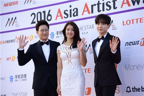 防弹和exo颁奖典礼,yes首尔出席活动视频