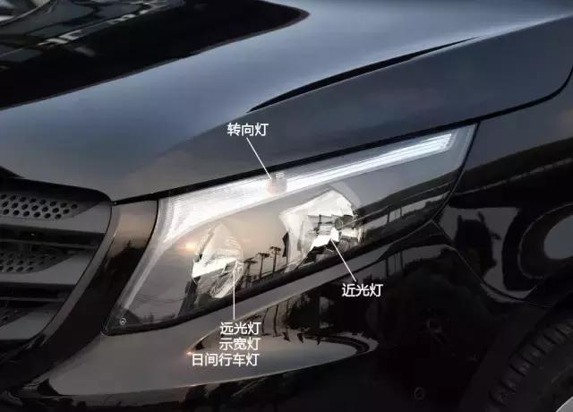 奔驰威霆第二排座椅,新款奔驰威霆有什么改变