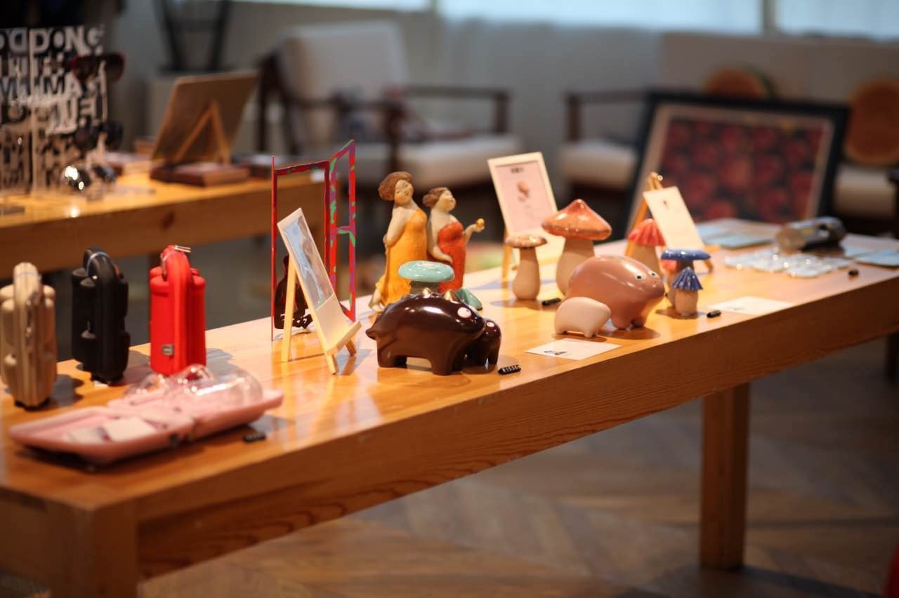 为了了解什么是好物,她3年时间把自己家所有家具摆设换了3遍