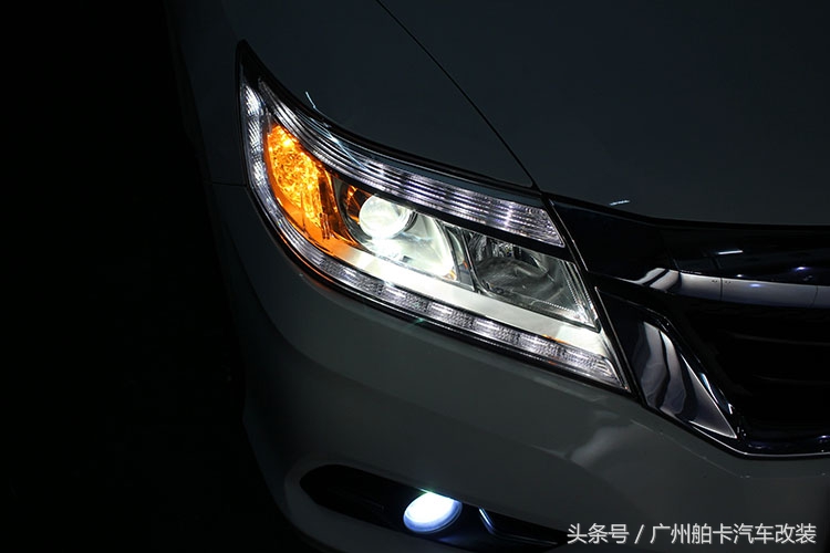 大灯改装不能直接晃远光,卤素灯泡直接换氙气灯泡可以吗