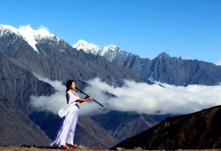 我在秋天等你是什么歌,我在秋天等你美到心碎散文