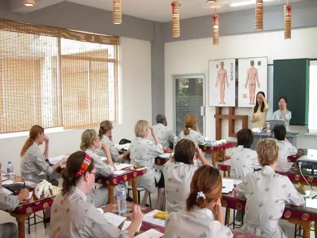 霍格沃茨学校是什么学校,北大霍格沃兹学校