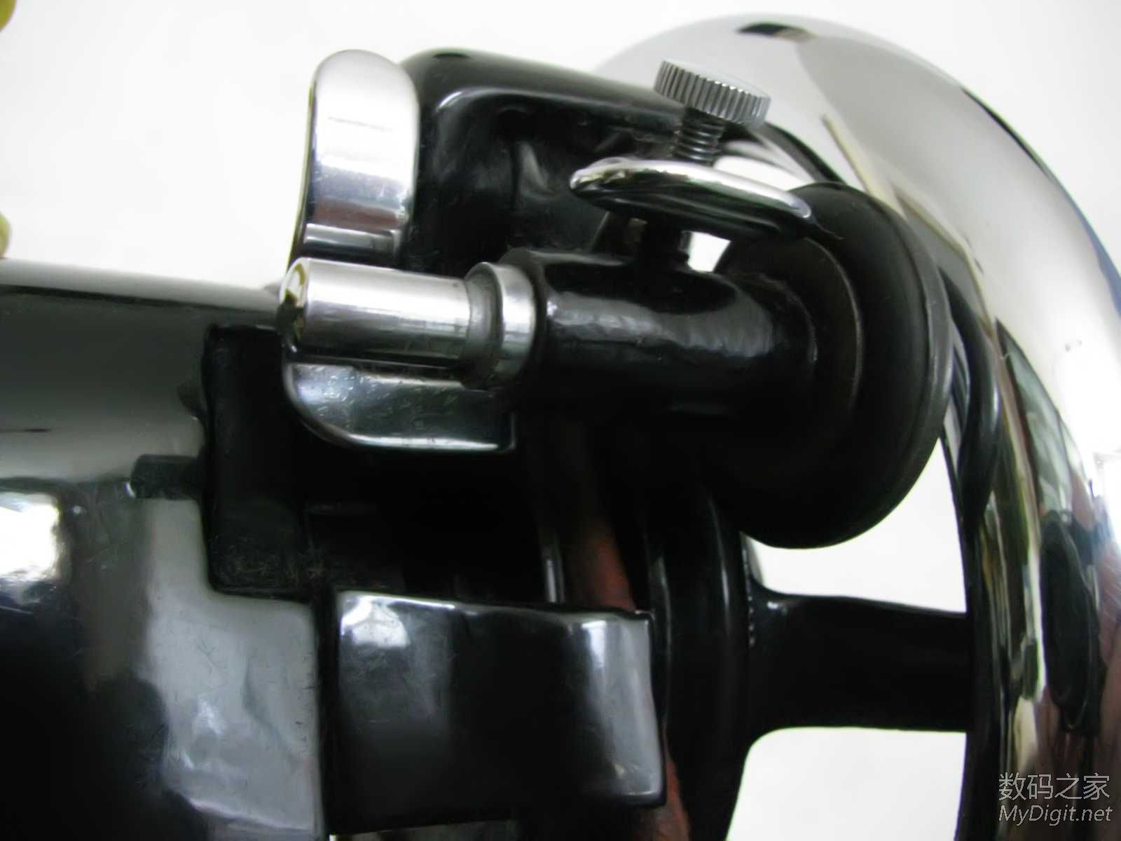 65年生产的双人牌脚踏缝纫机