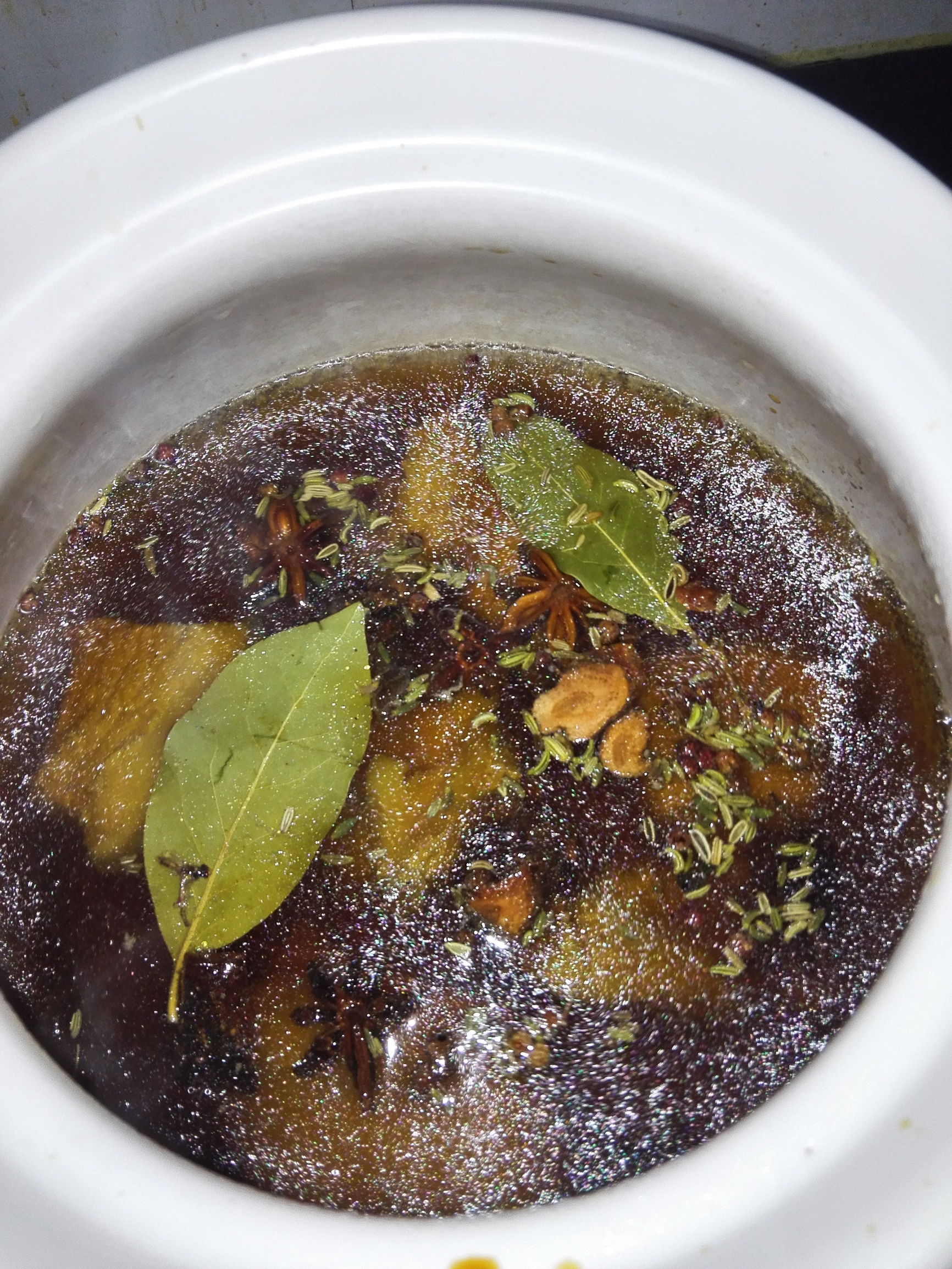 腊汁肉夹馍糖色怎么炒,腊汁肉夹馍的饼怎么做