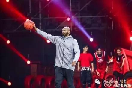 侯佩岑口误错将张艺兴喊成宋艺兴 (张艺兴表姐侯佩岑)