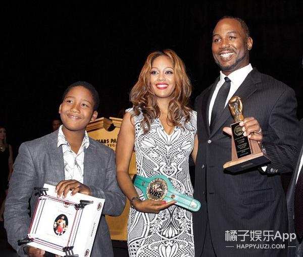 拳王邹市明夫人图片,拳王邹市明老婆身材