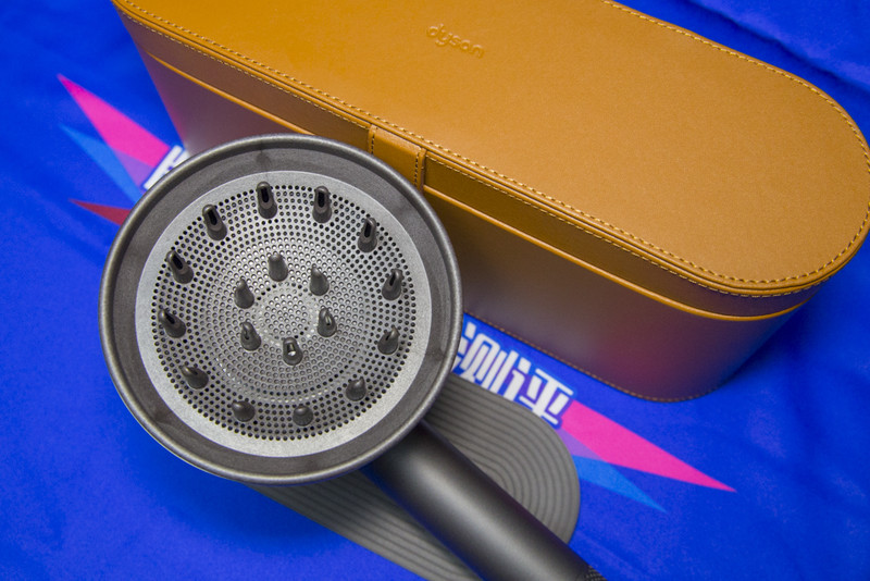 dyson戴森吹风机hd12风力测试,戴森吹风机到底有什么黑科技