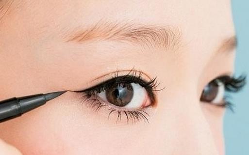 打造超自然的素颜妆容,简单裸妆步骤打造清雅妆容