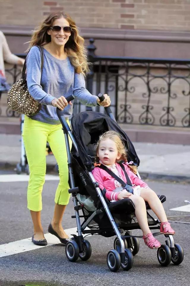 明星宝宝用什么推车,种草奶爸推车