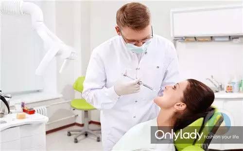 希拉里牙齿怎么样,希拉里的女儿怎么样