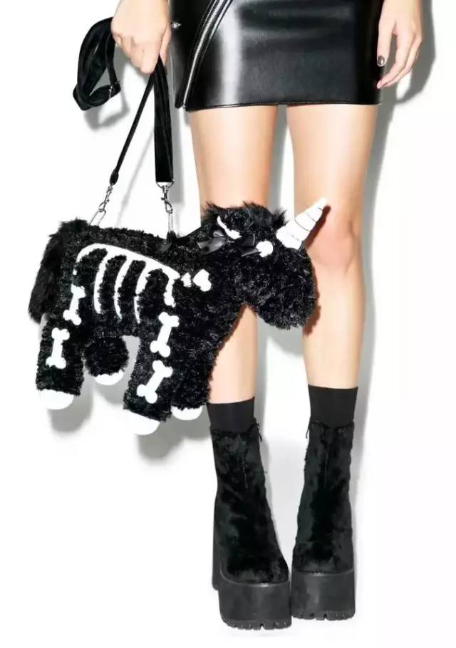 这些大容量包包简单又好看,这些包包不贵却比大牌还好看