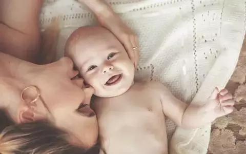 孕期喜欢吃酸的对胎儿有影响吗,孕期喜欢吃酸孩子也会喜欢吃酸吗