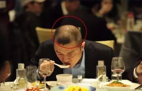 翻牌子｜岁月是支脱毛膏，用对梳子秒变“发海”