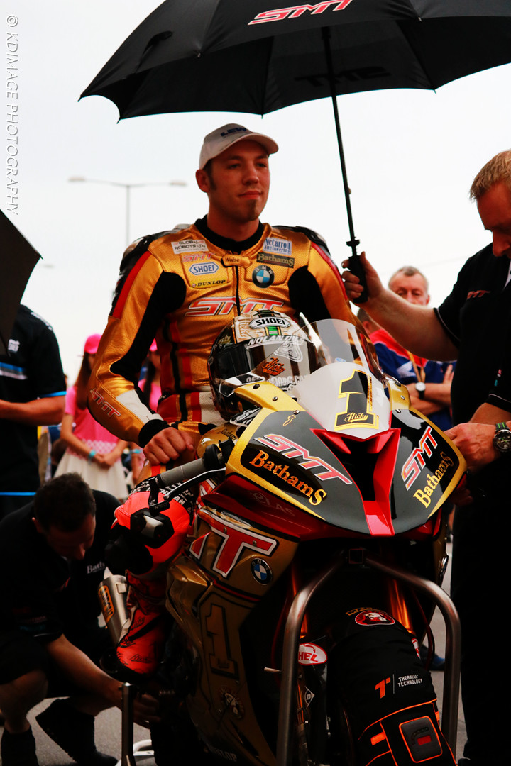 极品飞车剃刀视频,极品飞车夺旗赛